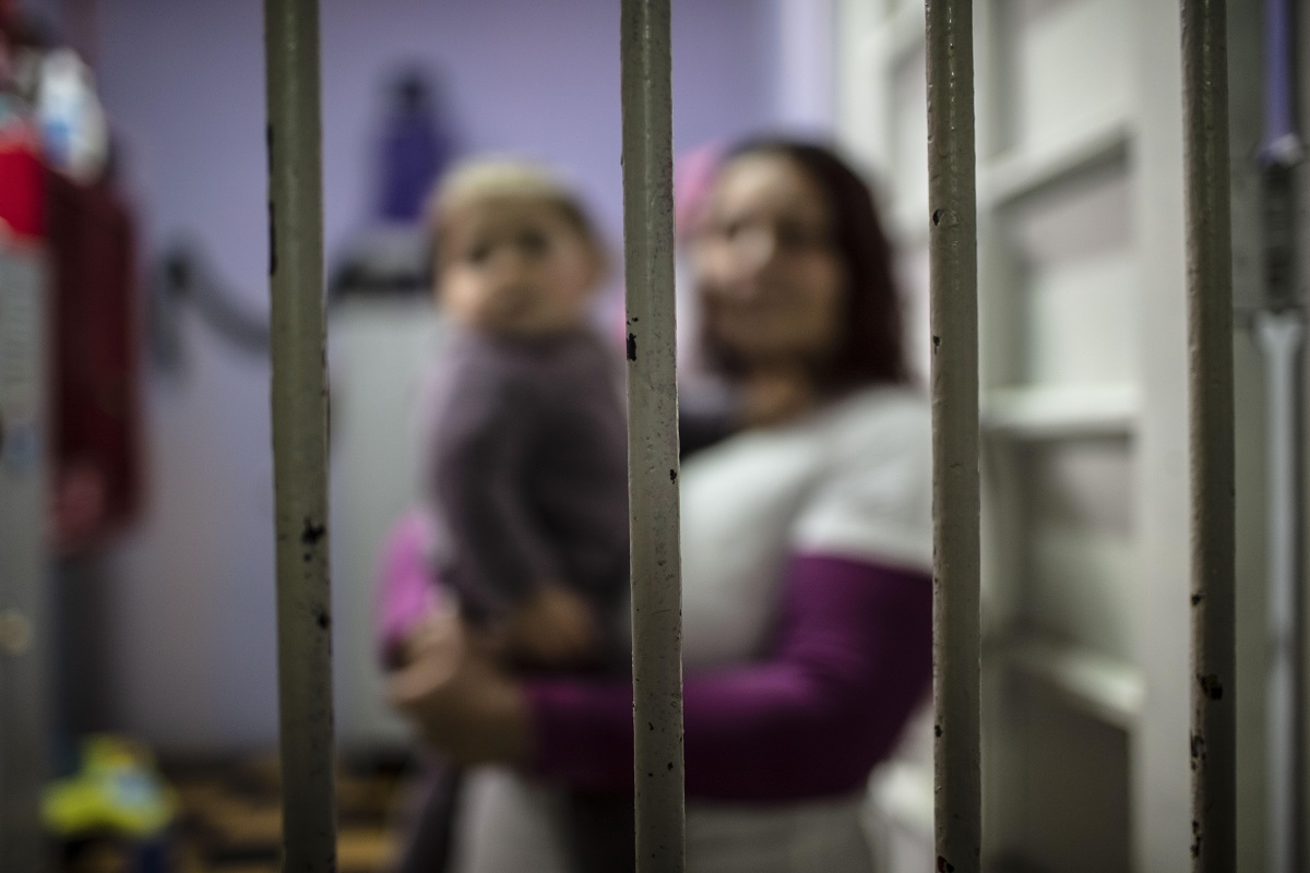 Así Es La Ley Que Permitirá Salir De Las Cárceles A Madres Cabeza De Hogar Ámbito Jurídico 9808