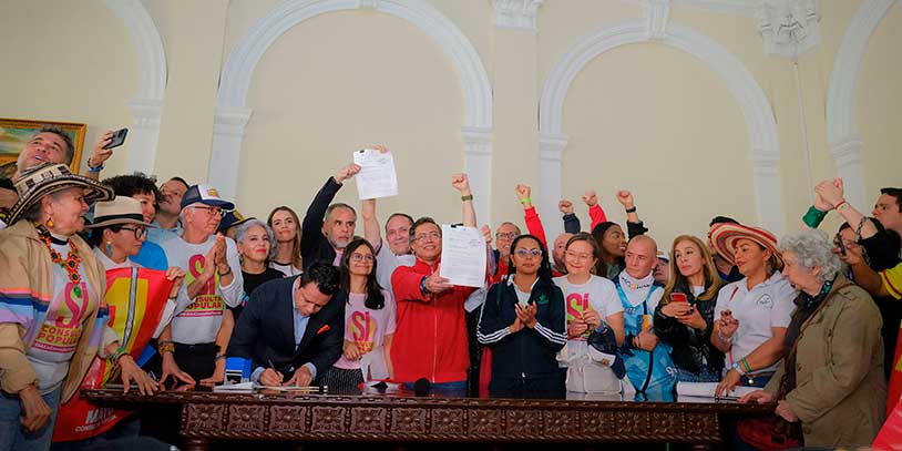 /sites/default/files/2025-05/Acto-de-radicacion-de-la-Consulta%28Presidencia%29.jpg
