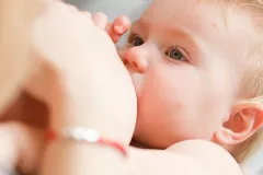 lactancia-bebe-lechefreepik.jpg
