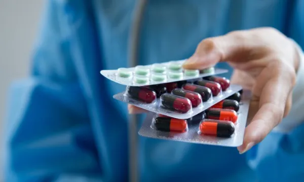 Incluyen 83 nuevos medicamentos en lista de control de precios (Freepik)