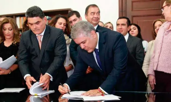 firma-presidentefiscaliatwitter.jpg