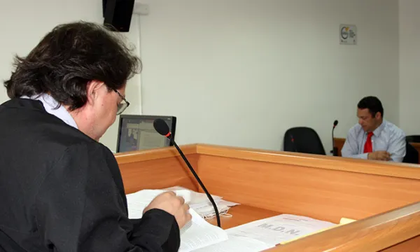 abogado-audiencia-juzgadojuanrivadeneira7-1509241748.jpg