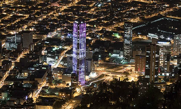 bogota-nocturna-panoramicashut-1509241694.jpg