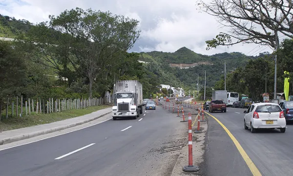 carretera-concesion-obras-transporte-viasmac-1509241628.jpg