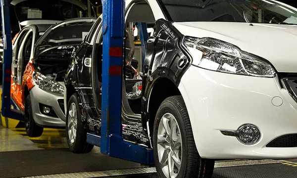 carros-produccion-industriashut-1509241719.jpg