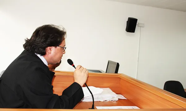 juez-audiencia-civiljuan-rivadeneira-1509241736.jpg