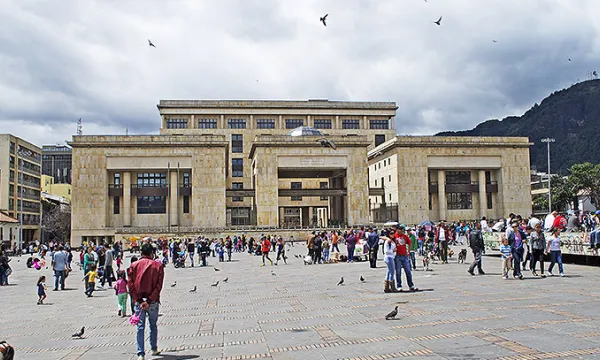 palaciodejusticia-plazadebolivar-bogotamac-1509241695.jpg