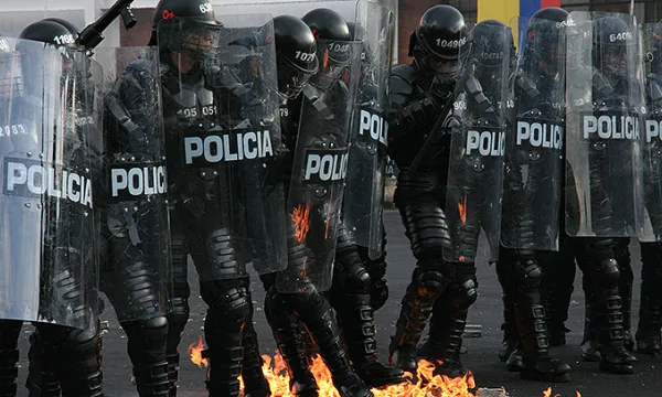 policia-nacional-esmad-fuerzas-armadasponal-1509241720.jpg