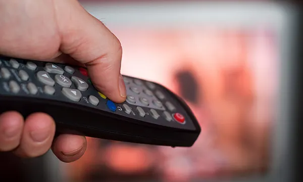 television-control-adultosbig-1509241965.jpg