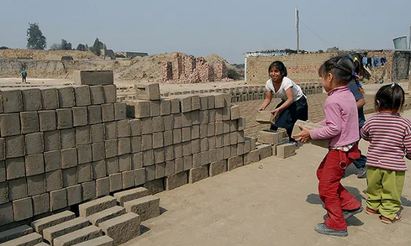 trabajoinfantil-ninos-pobrezashut-1509241920.jpg