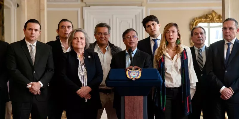 petro-equipo-gobierno.jpg