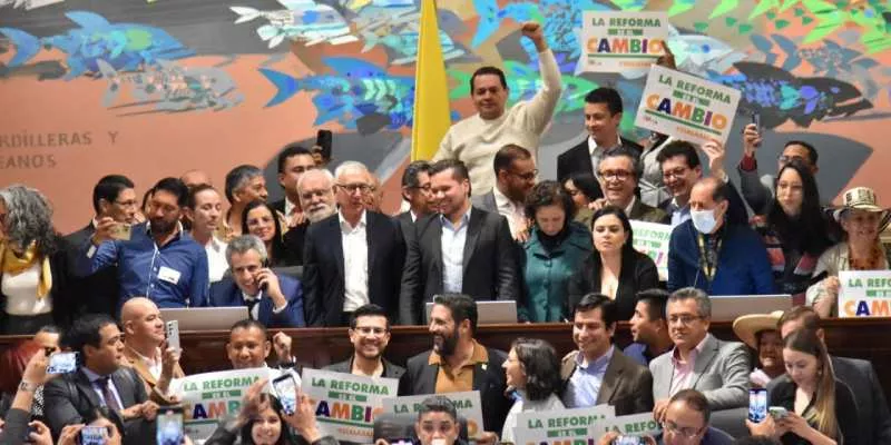 Tras 10 meses de discusión, la reforma a la salud pasará al Senado (Cámara)