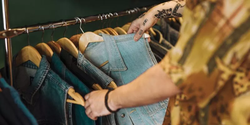 Francia aprueba proyecto de ley para sancionar el ‘fast fashion’ (Freepik)