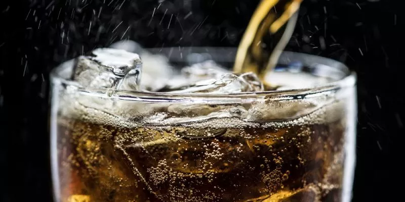 Conozca el texto del fallo que declaró exequible impuesto saludable a las bebidas ultraprocesadas azucaradas (Freepik)