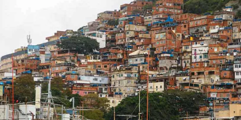 Brasil-favelas-brasilenas(shutterstock).jpg