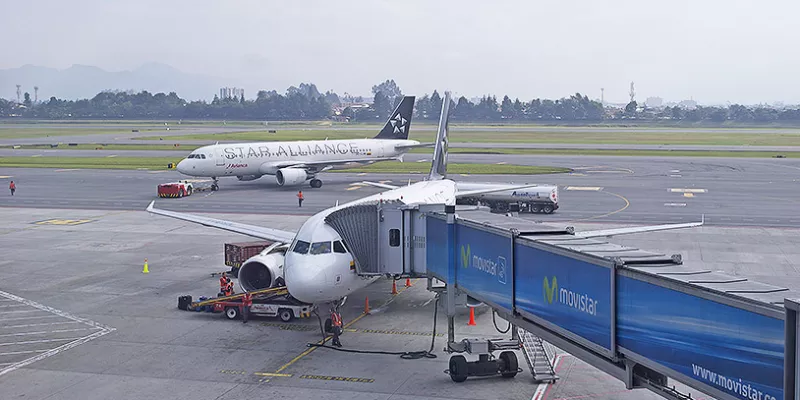 aeropuerto-aviones-bogotamac-1509241856.jpg