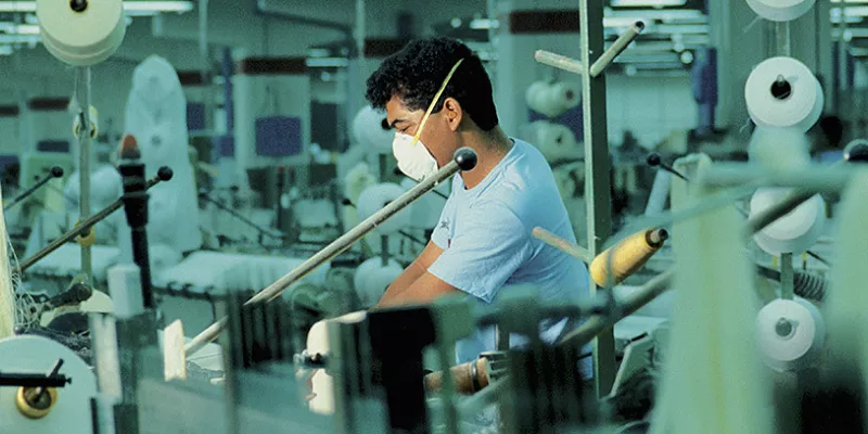 industria-trabajador-empresathink-1509241805.jpg