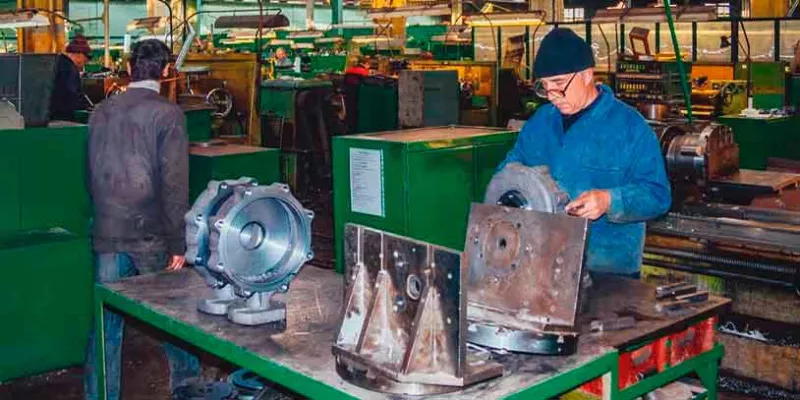 trabajadores-fabrica-sindicatobigstock.jpg