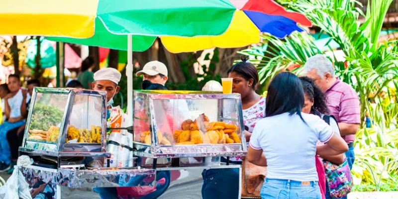 vendedores-ambulantes-empanadasbigstock.jpg